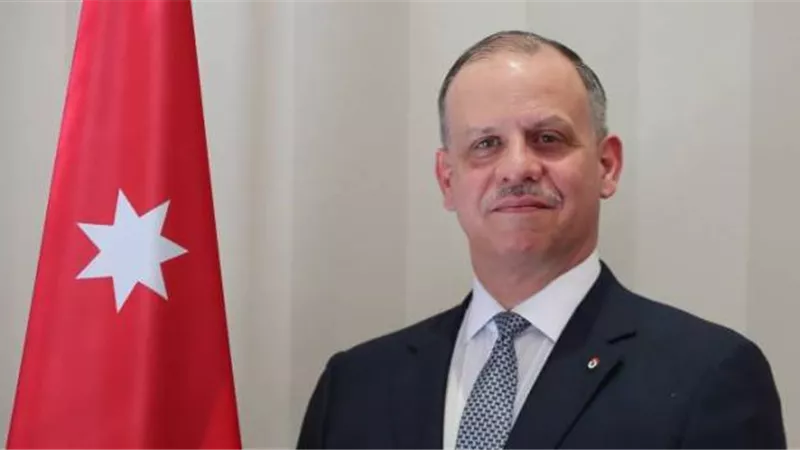 الأمير فيصل بن الحسين يؤدى اليمين الدستورية نائبا لملك الأردن عبدالله الثانى
