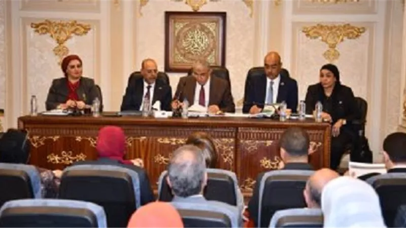 الأولوية لصرف مستحقات العاملين في حالة تصفية المنشاة