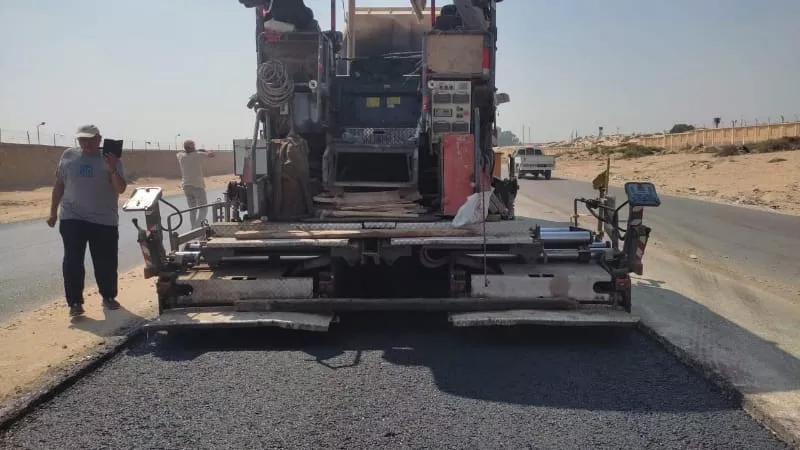 محافظ القليوبية يتابع أعمال رصف وتطوير الطرق بعدد من المدن