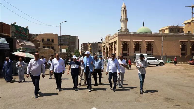 50 ألف جنيه غرامة إشغال الطريق في شوارع أسوان..صور