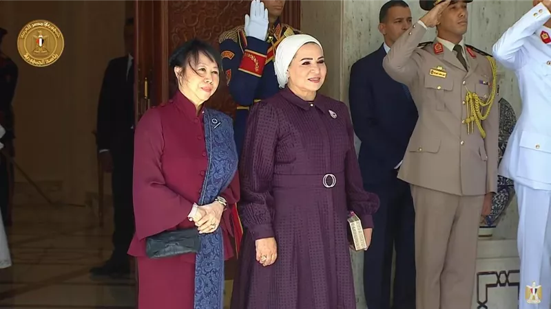 السيدة انتصار السيسي: «يُسعدني أن أرحب بحرم رئيس سنغافورة في بلدها الثاني مصر»