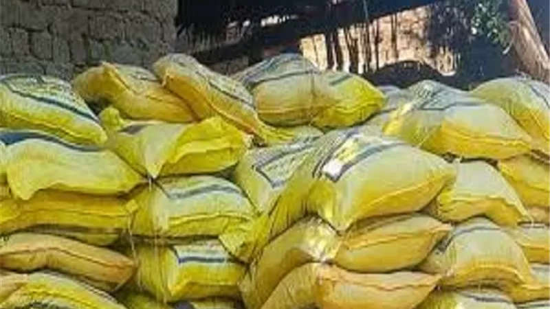 ضبط 84 طن أسمدة زراعية وأعلاف مجهولة المصدر بسوهاج