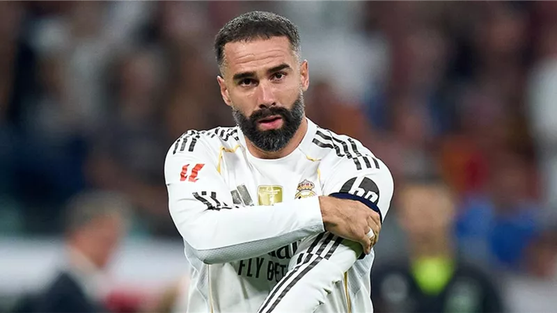 كارفاخال يعتذر لجماهير ريال مدريد : ما فعلته لا يليق