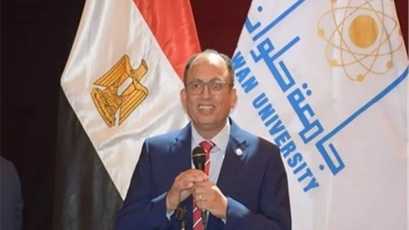 السيد قنديل: 