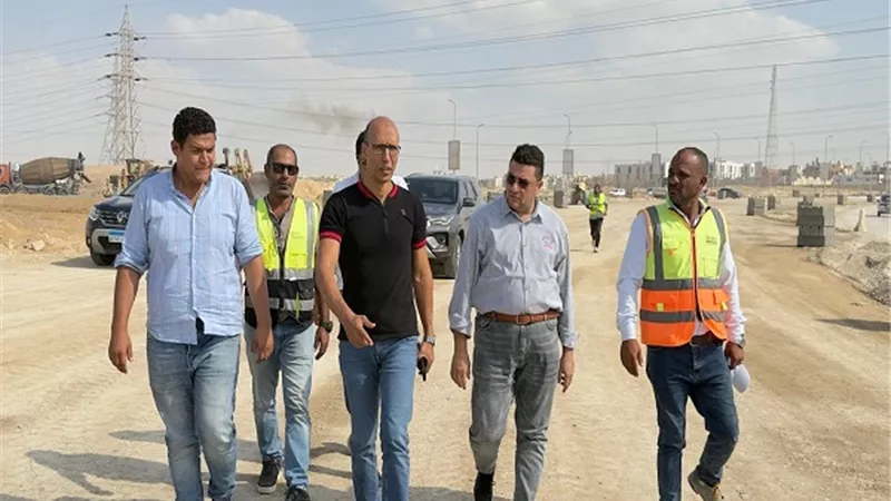 أول جولة لـ رشاد والغيطي في شارع التسعين بالقاهرة الجديدة