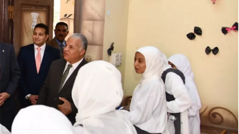 محافظ الفيوم يتابع انتظام العملية التعليمية بالمدارس