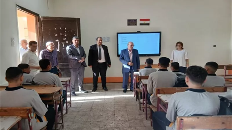 وكيل تعليم القاهرة يتفقد مدارس السيدة زينب والمقطم