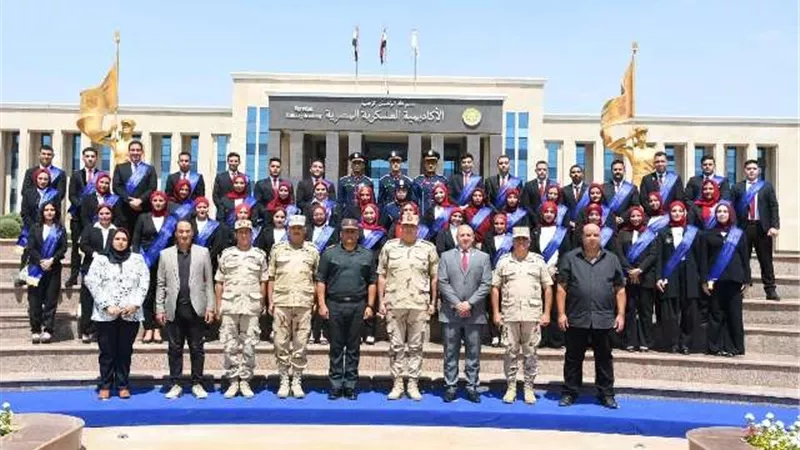 القوات المسلحة تنظم زيارتين لأساتذة وطلاب جامعتَي المنصورة وبني سويف للأكاديمية العسكرية
