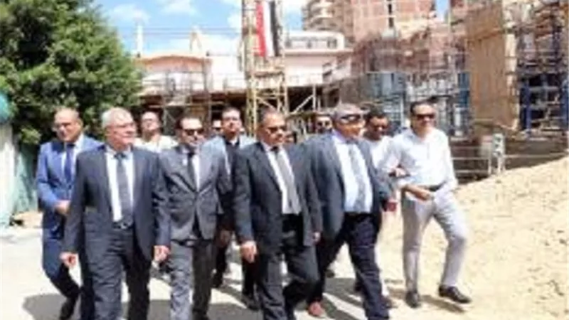 محافظ الشرقية ورئيس جامعة الزقازيق يتفقدان أعمال مستشفى السلام