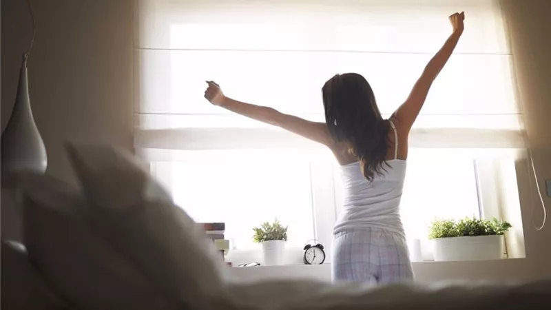 ابدأ يومك صح.. 8 عادات صباحية تعزز صحة أمعائك