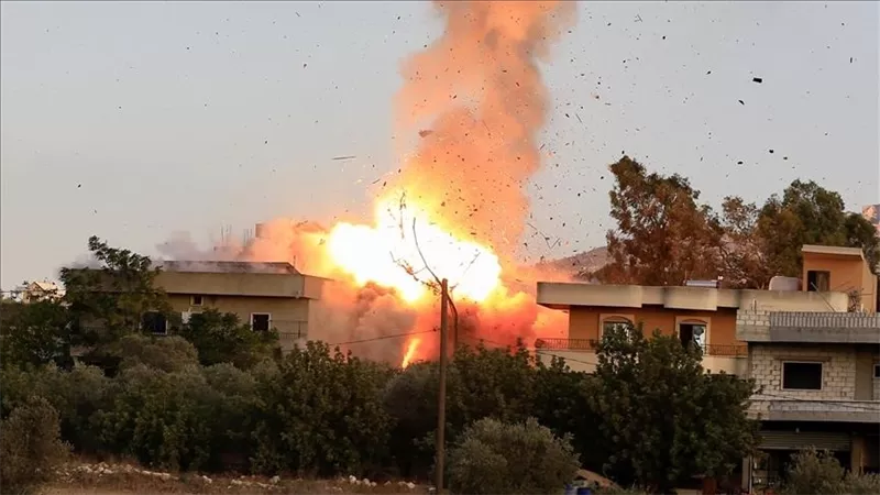 استشهاد 5 أشخاص بينهم 3 أطفال فى غارة إسرائيلية على بنت جبيل جنوب لبنان