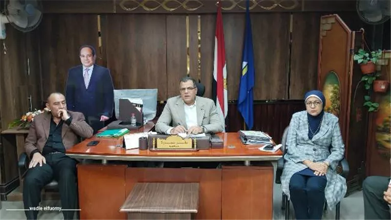 مدير تعليم دمياط يناقش بدء العام الدراسي مع مديري الإدارات