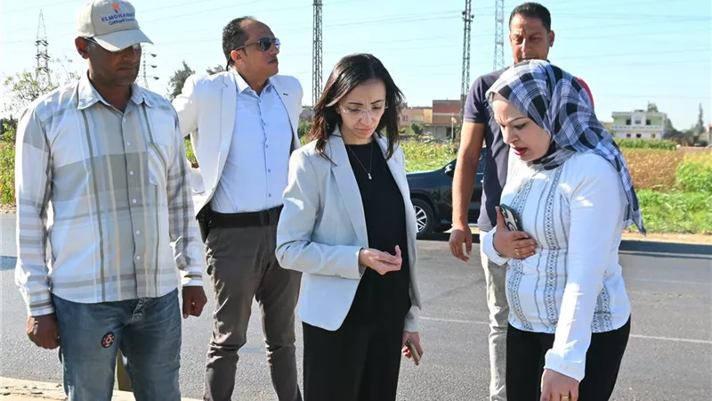 محافظ البحيرة تتفقد تشجير الزراعي السريع بكفر الدوار