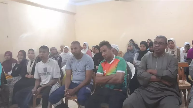 ندوة عن هيئة الاعتماد والرقابة الصحية والتأمين الشامل بالأقصر