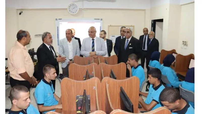 محافظ القليوبية يتفقد مدرسة إيجيبت جولد بالعبور