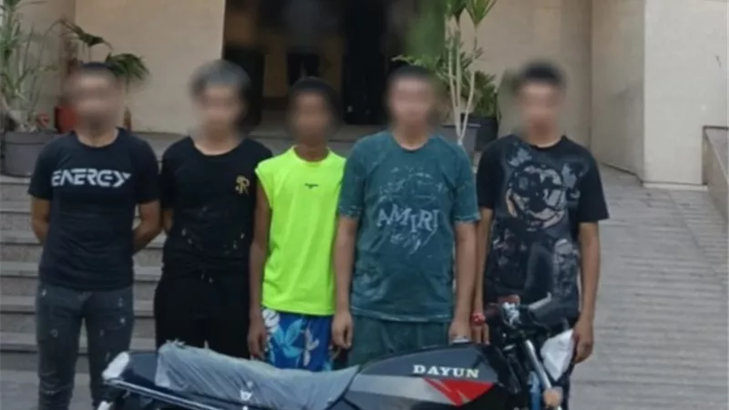 ضبط 5 أشخاص ظهروا فى فيديو يتعاطون المخدرات أسفل عقار بالقاهرة