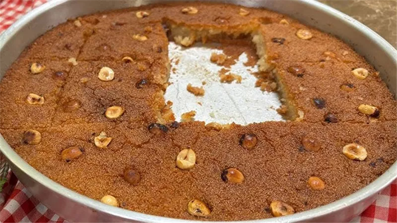 البسبوسة بالبندق