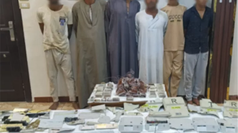 ضبط المتهمين بسرقة صناديق توزيع كهرباء الإشارات