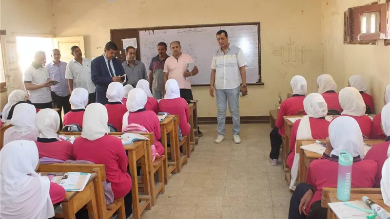 مدير تعليم سوهاج يتفقد مدارس إدارة سوهاج التعليمية.