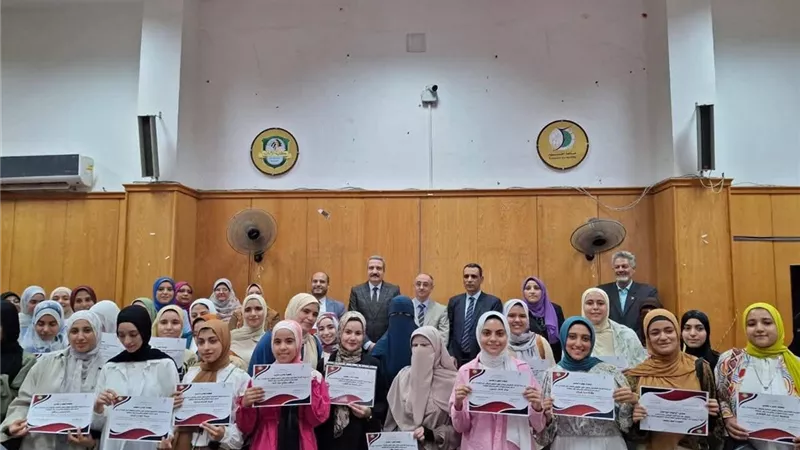 جامعة الفيوم تنظم يوم التفوق وتكريم المتميزين بكلية الآداب