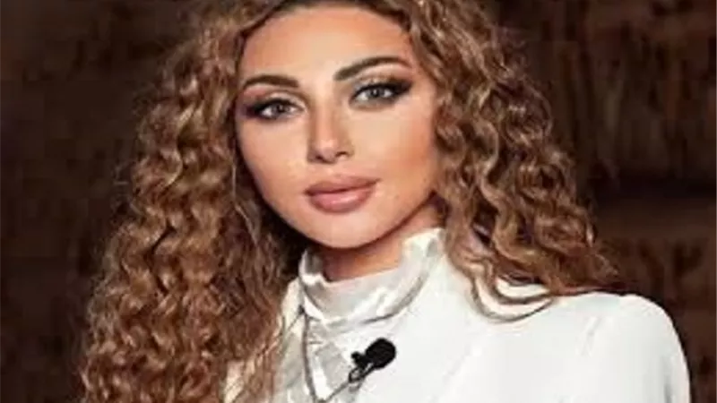 ميريام فارس تشارك جمهورها صورة من أولى حفلاتها بمصر