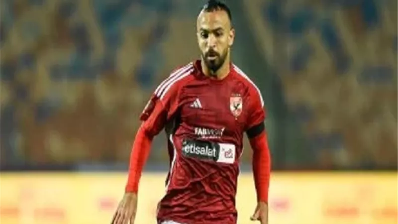 سر استبعاد نجم وسط الأهلي من مباراة حرس الحدود