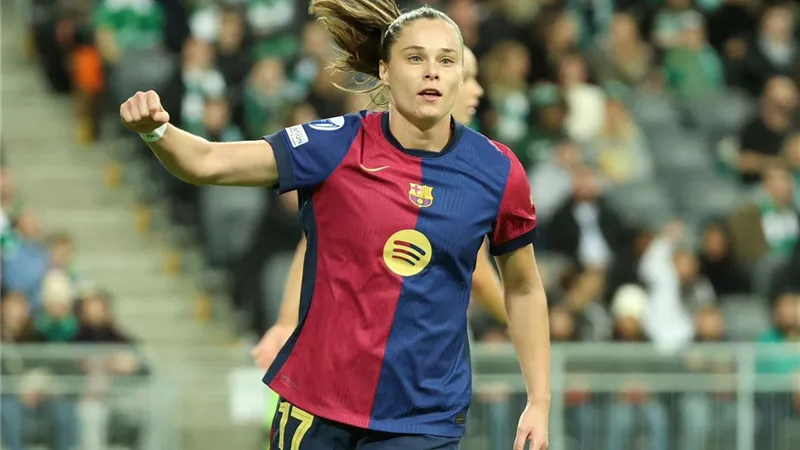 مهاجمة برشلونة تفوز بجائزة أفضل هدافه فى العالم