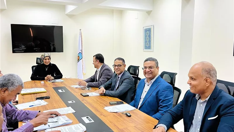 توزيع 200 حقيبة مدرسية و150 زيًا مدرسيًا على أطفال الأقصر