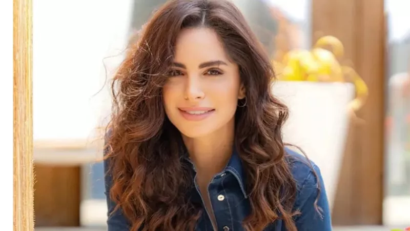 آمال ماهر تحصد جائزة 