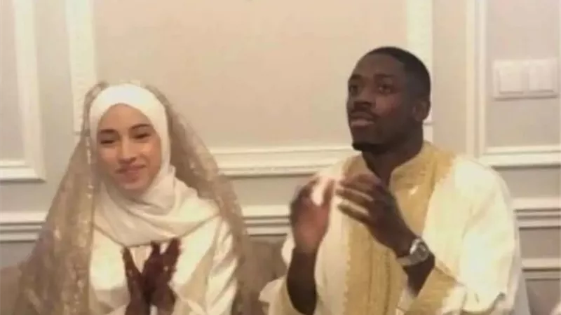 ماذا قالت زوجة عثمان ديمبلي بعد تتويجه بالكرة الذهبية 2025