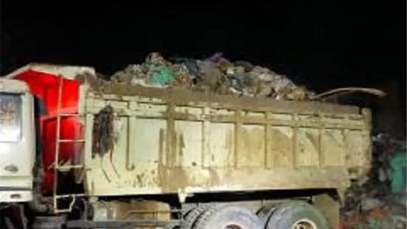 محافظ الجيزة: رفع ٢٠٠٠ طن مخلفات من أرض المطاحن بشارع فيصل