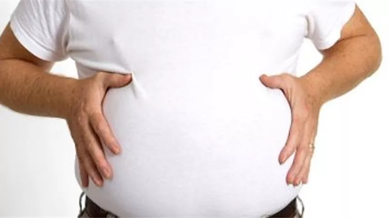 احذر من تجاهل انتفاخ البطن بعد الخبز .. قد يكون مرض الأحشاء
