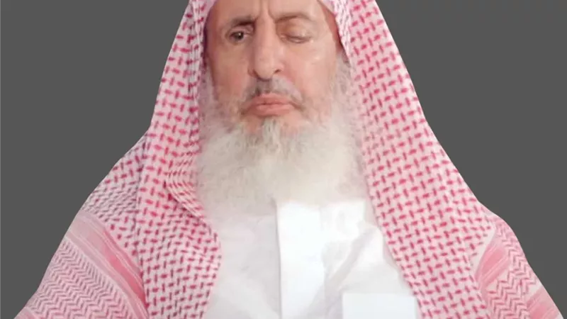 شيخ الأزهر ينعى الشيخ عبد العزيز بن عبدالله مفتي المملكه السعودية