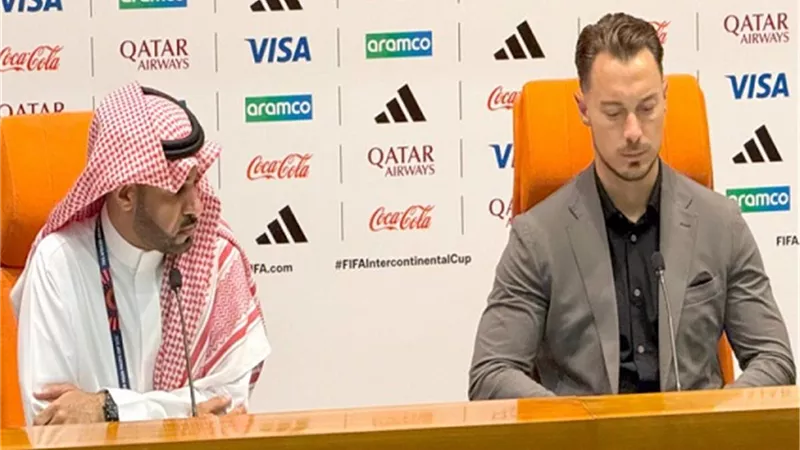 أعتذر للجماهير.. مدرب الأهلي السعودي يعلق علي الخسارة ضد بيراميدز