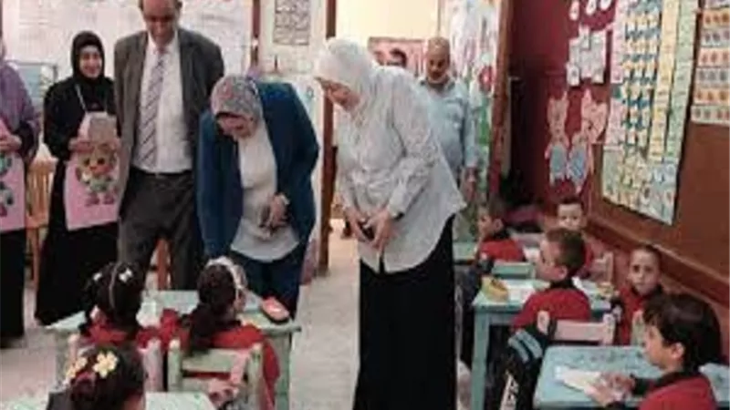 رئيس الإدارة المركزية للأنشطة الطلابية تتابع مدارس بني سويف
