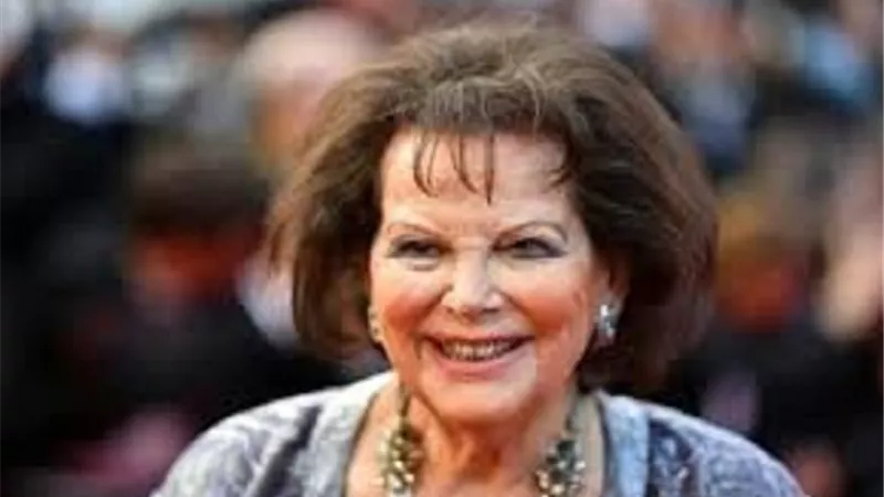 وفاة الفنانة الإيطالية كلاوديا كاردينالي عن عمر ناهز 87 عامًا