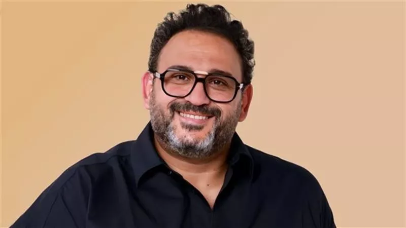أكرم حسني يهدي تكريمه الأخير لروح والده