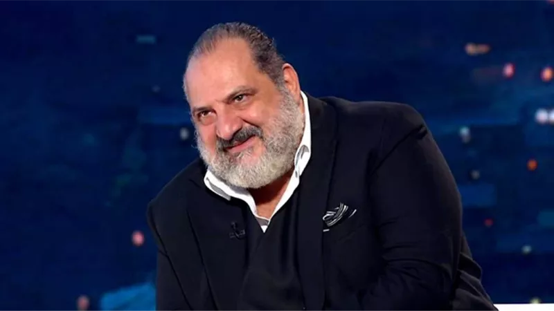 خالد الصاوي يحتفل بعيد ميلاد والدته