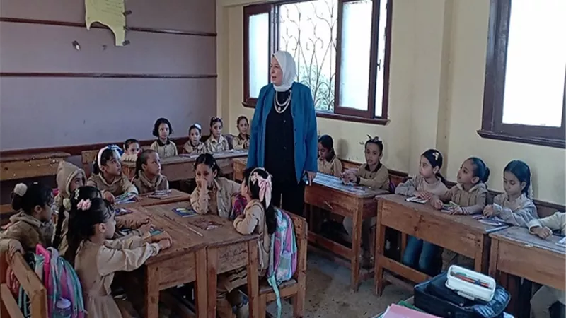 وكيل الوزارة ببنى سويف تتفقد مدرستي الزرابي والدوية