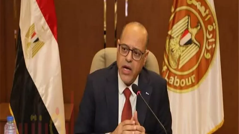 وزارة العمل توفر فرص عمل للفتيات بإحدى شركات القطاع الخاص