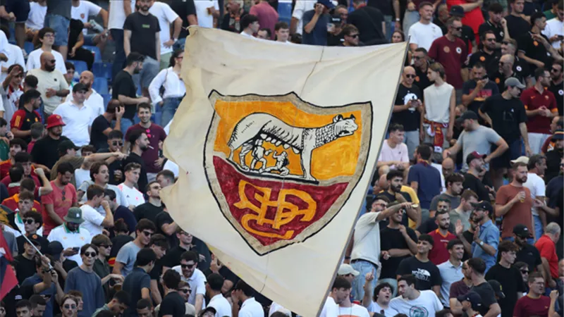 قبل مواجهتهما بالدوري الأوروبي.. اعتقال 102 مشجع لروما في نيس