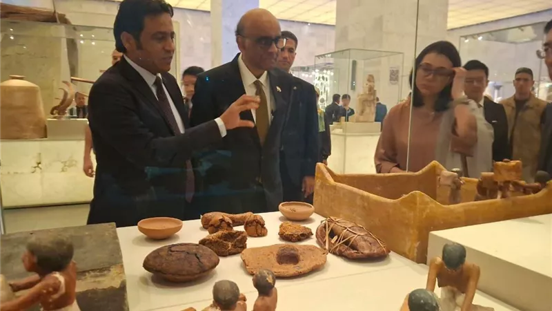 المتحف القومي للحضارة المصرية يستقبل رئيس سنغافورة