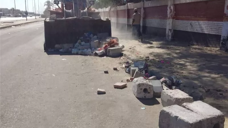 رفع الإشغالات والقمامة بمحيط المدارس بمرسي مطروح
