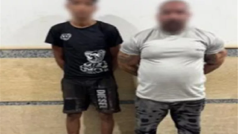 ملابسات تقييد أب لنجله بسلسلة حديدية لمنعه من تعاطى المواد المخدر