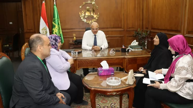 محافظ القليوبية يستجيب فورًا لنداء سيدة كفيفة ويوجه بتوفير مسكن لها