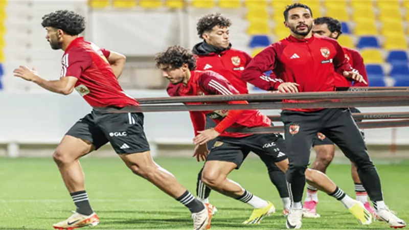 الخطيب يطلب تقريراً مفصلاً عن أسباب إصابات لاعبي الأهلي