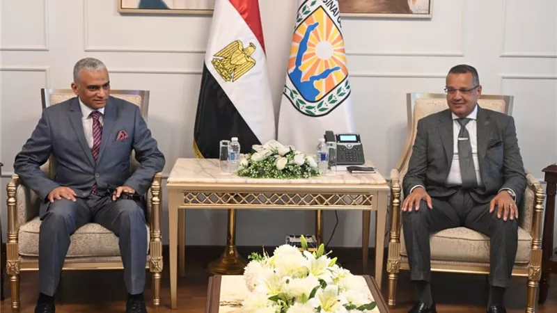 محافظ جنوب سيناءيبحث مع رئيس جامعة الملك سلمان تطويرخدمات التعليم