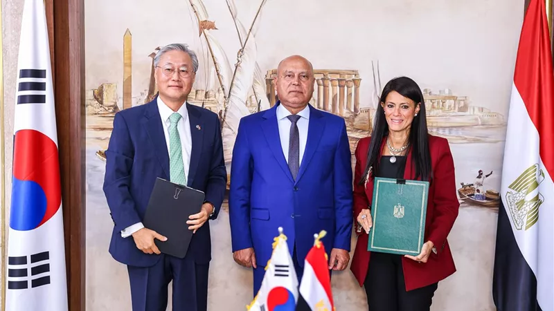 الوزير: ندعو المستثمرين الكوريين لضخ استثمارات جديدة في مصر في مجال تصنيع السيارات