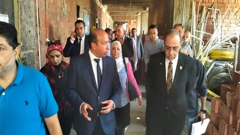 متابعة ميدانية لأعمال تطوير العيادات الخارجية بالقصر العيني