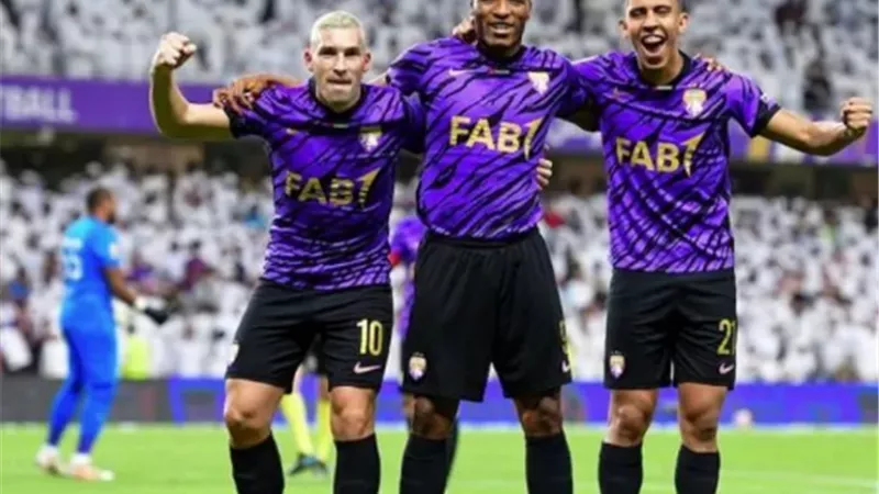 الدوري الاماراتي: موعد مباراة شباب الأهلي والعين والقناة الناقلة